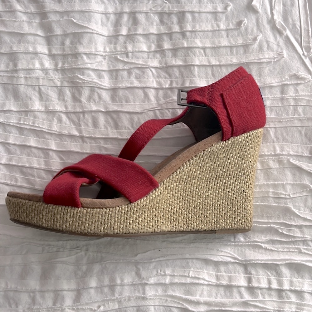 TOMS - Red Wedges - Size 8